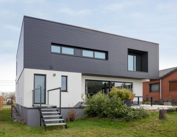 Strakke renovatie in Suarlée, België