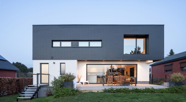 Strakke renovatie in Suarlée, België