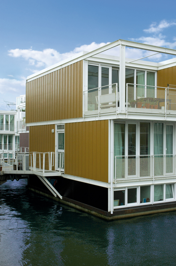 Waterwoningen in Amsterdam, Nederland