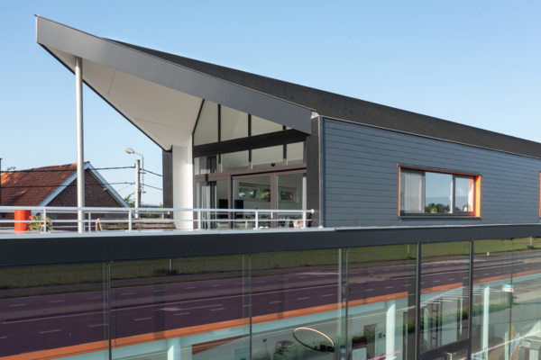 Handelszaak en woningen in Roeselare, België