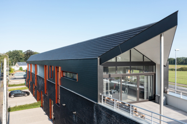 Handelszaak en woningen in Roeselare, België