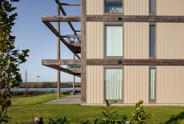 Appartementsgebouw in Harkstede, Nederland