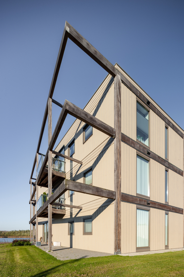 Appartementsgebouw in Harkstede, Nederland