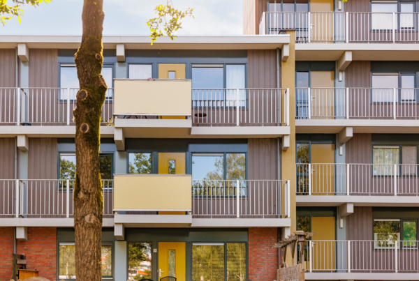 Renovatie appartementsgebouw in Emmen, Nederland