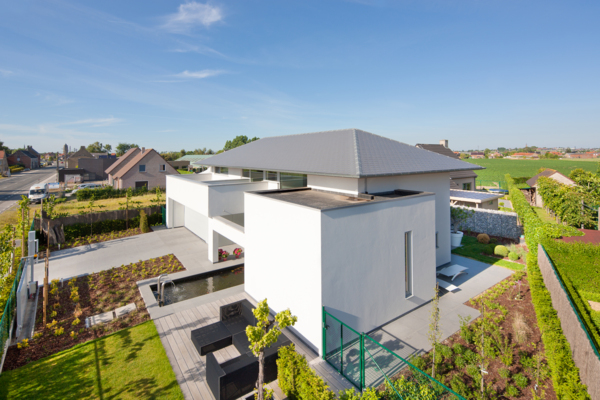 Woning met leien te Woumen, België