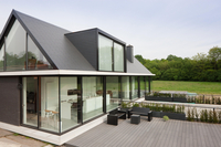 Villa met leien in Geldrop, Nederland